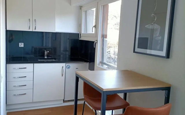 Studio lumineux bien placé en ville de Sion