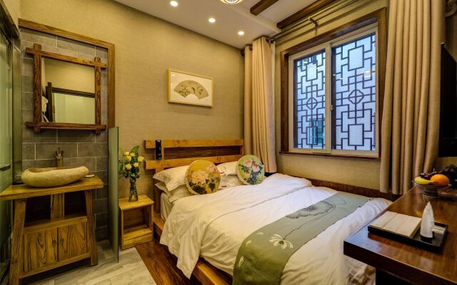 Wuzhen Maple Bridge Inn