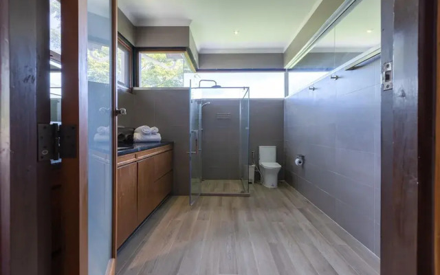 Large 6 Bed Luxury Villa on the Golf Course (PHJ)