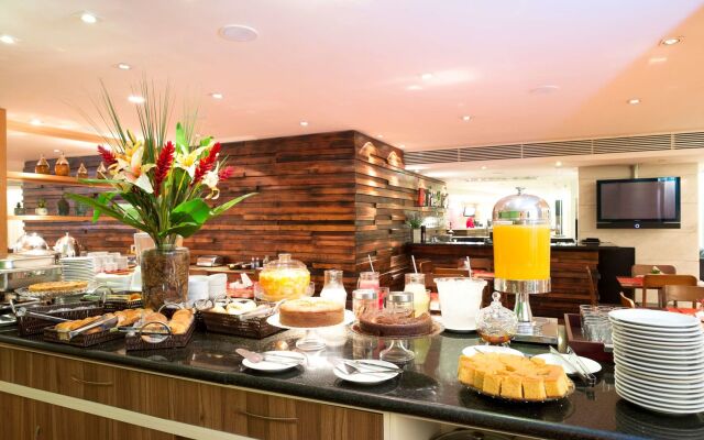 Golden Tulip Macaé