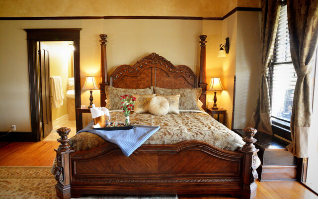 Iron Horse Inn