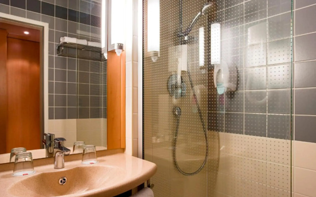 ibis Budapest Heroes Square