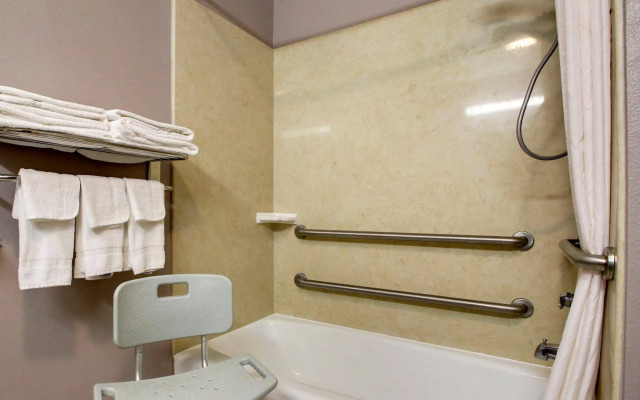 Days Inn By Wyndham Jackson Downtown