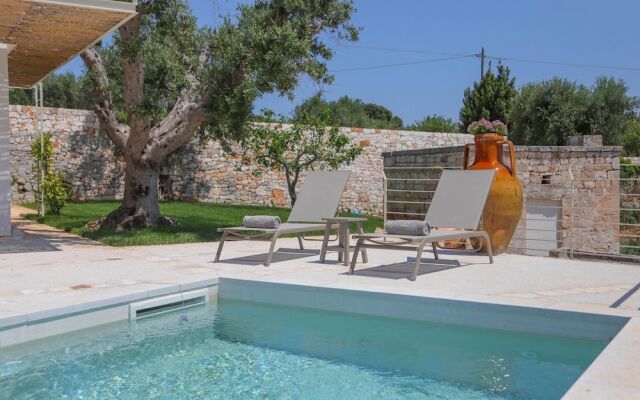 TD Casa Lul Panoramic Pool Over Mediterranean Scrub