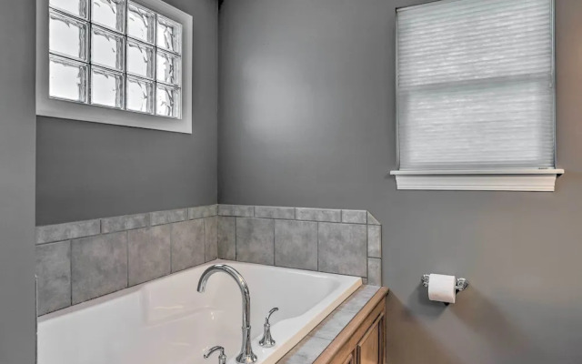 Central Cleveland Gem w/ Direct Skyline View!