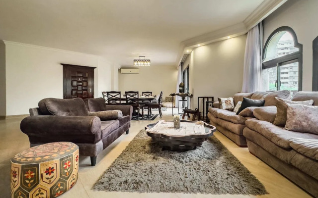 Xuru Stays I The Luxe Loft 2bdr Apt. @ Maadi