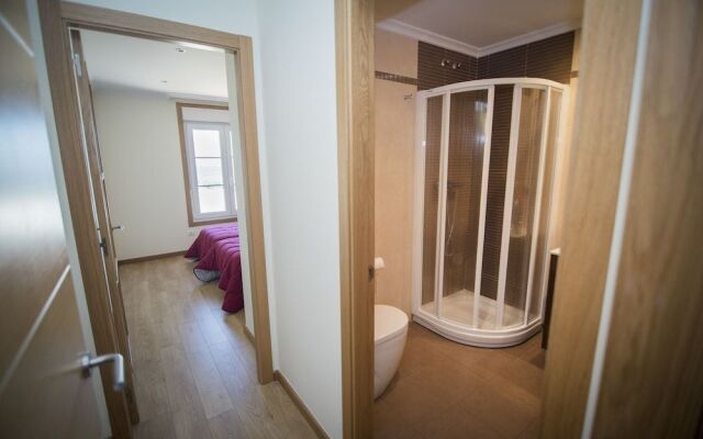 Adosado en 1a Línea.A 10 Kms de FOZ.