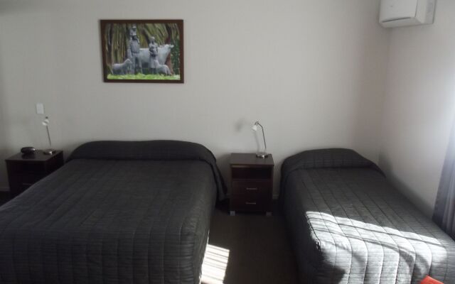 Arena Court Motel