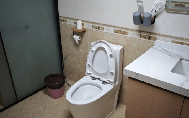 Tiger Leaping Half Way Guest House