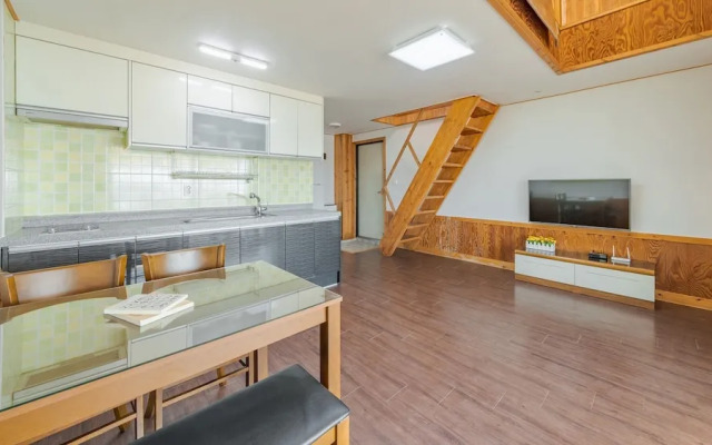 Yeongheungdo Rainbow Ocean View Pension