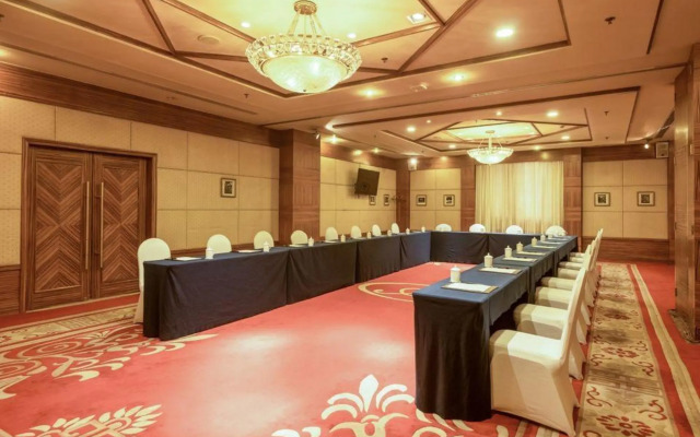 Aurum International Hotel