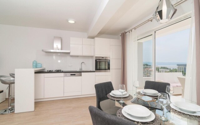 Nice Apartment in Podstrana With 1 Bedrooms and Wifi