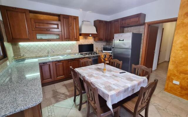 Villa Vivi. Piscina, idro, giardino e condizionatore