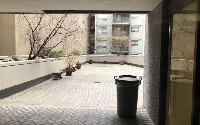 TOSuites - Signatures on Bloor