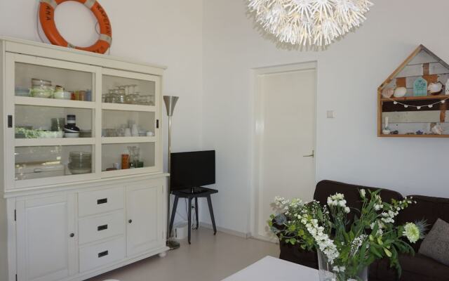 Brilliant Bungalow in Kamperland by the Lake