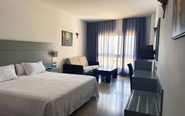 Senator Águilas Hotel