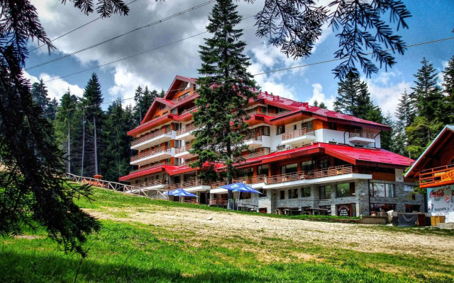 Yanakiev Club Hotel