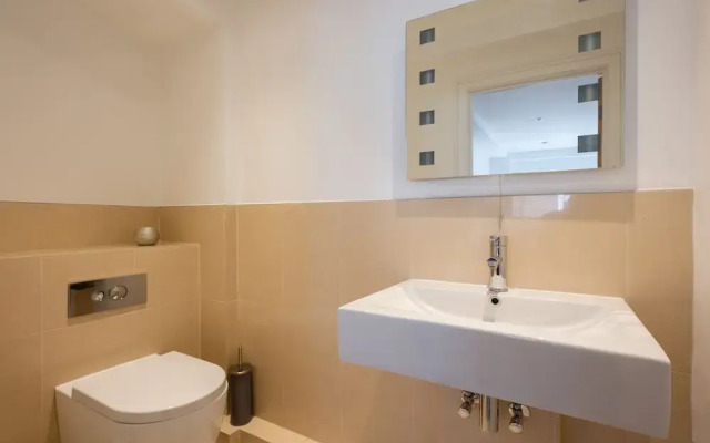 Platinum Apartment next to London Bridge 9995