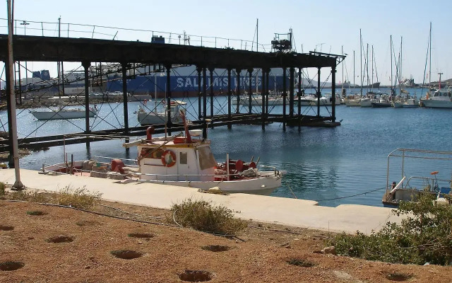 Villas in Sounio