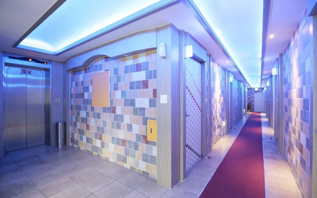 Daejeon Wolpyeong M House