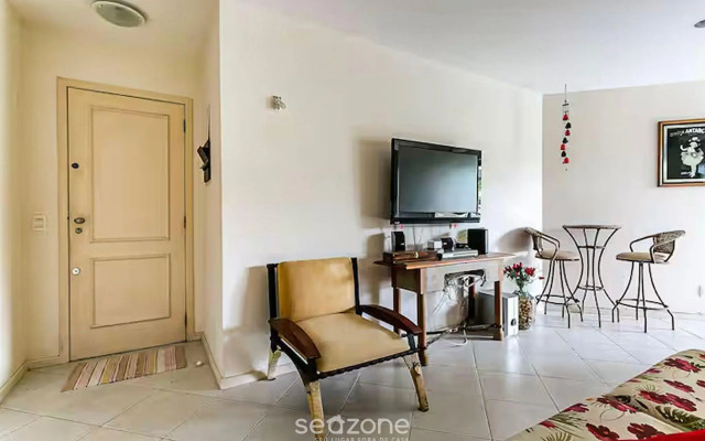 Apto 2Qts 400m da praia centrinho Jurere RGP208