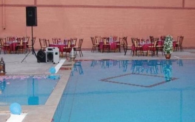 Mandar Saghrou Tazakht Hotel