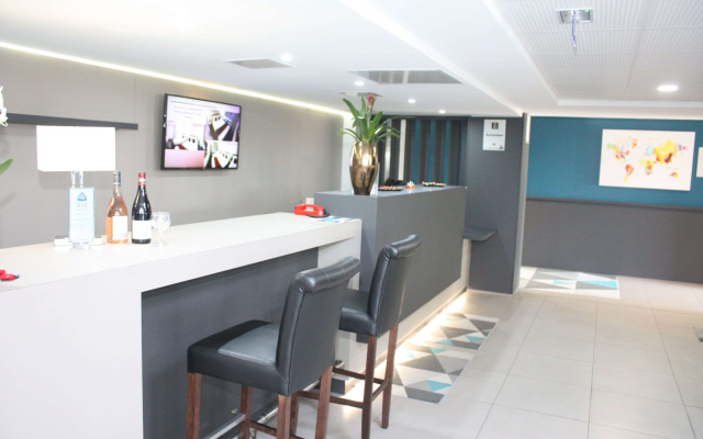Brit Hotel Confort Roissy Saint-Witz