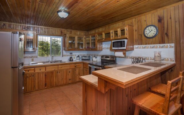 Roatan Ocean View- 2nd Floor 2 Bedroom Apts by RedAwning