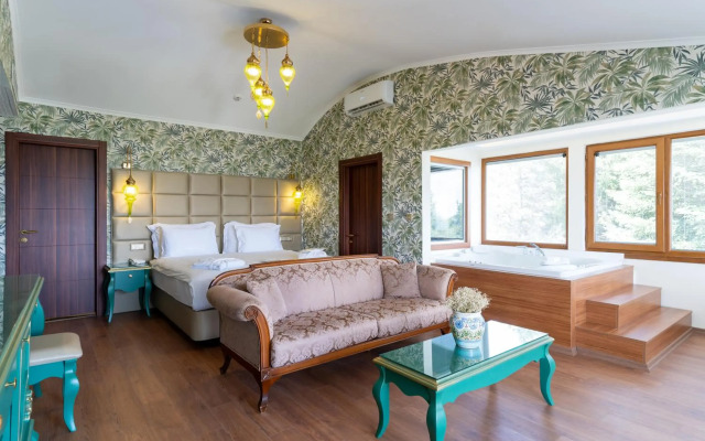 Motali Life Hotel