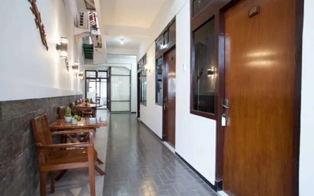 RedDoorz near Tugu Pahlawan Surabaya