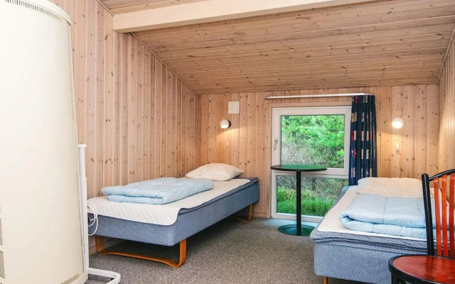 Secluded Holiday Home in Henne near Beach