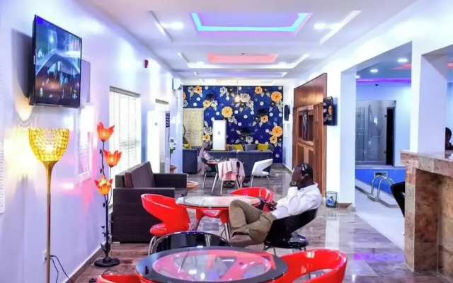 G- throne Hotel and Suites