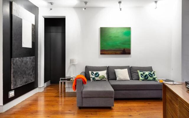 ALTIDO Bold & colourful 1-bed flat at the heart of Chiado, nearby Carmo Convent