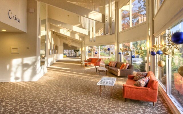 Ashland Hills Hotel & Suites