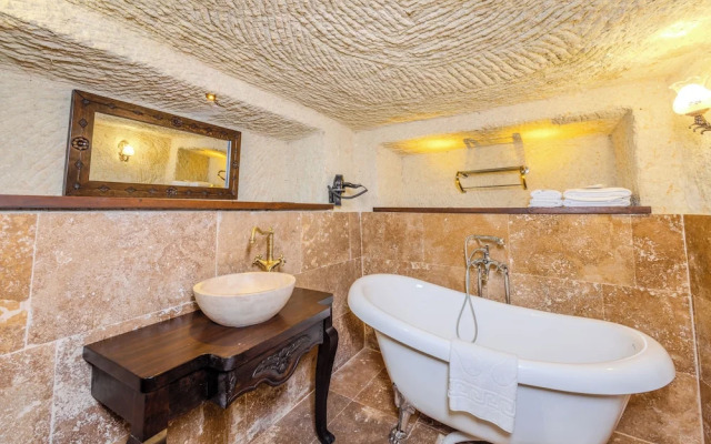 Arien Cave Suites