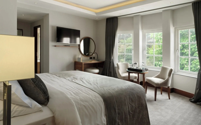 One Warwick Park Hotel