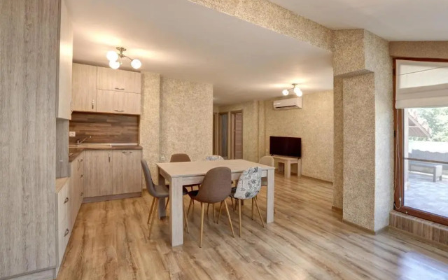 Complex Hunter's Beach