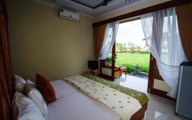 Puji Bungalow & Hostel