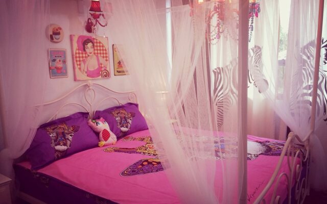 Ekkamai Buds & Beds - 420 Hostel