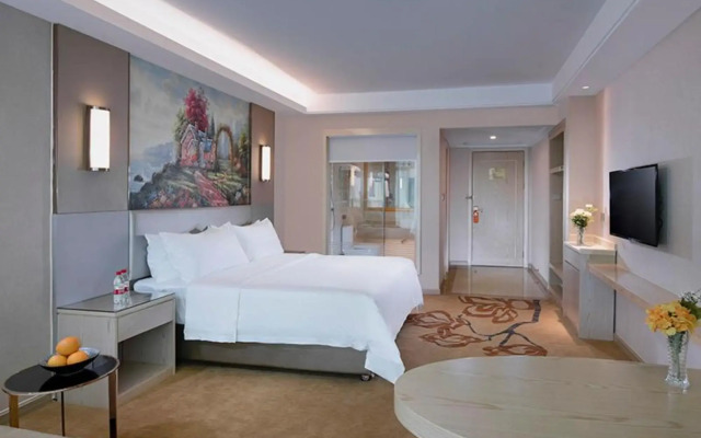 Vienna Hotel(Huizhou High Speed Railway North Station)