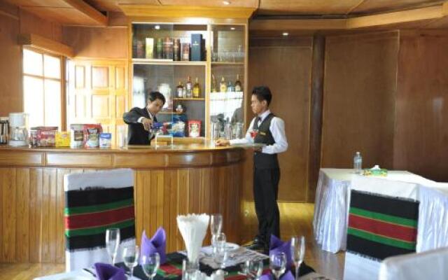 Sky Palace Villa - Nat Ma Taung @ Mount Victoria