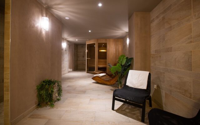1834 & Spa