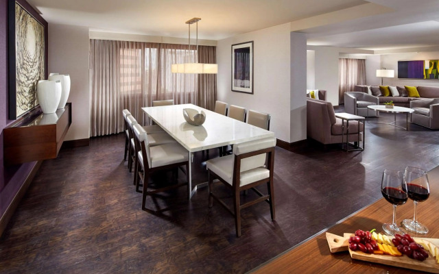 Hilton Long Beach Hotel