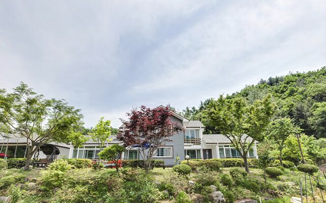 Yeongju Buseoksa Ganeun Gilae Pension