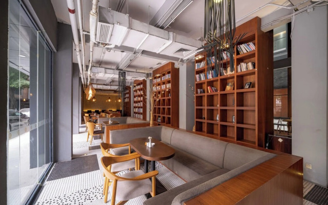 Xingyi Chain Hotel Jiangxia Metro Station