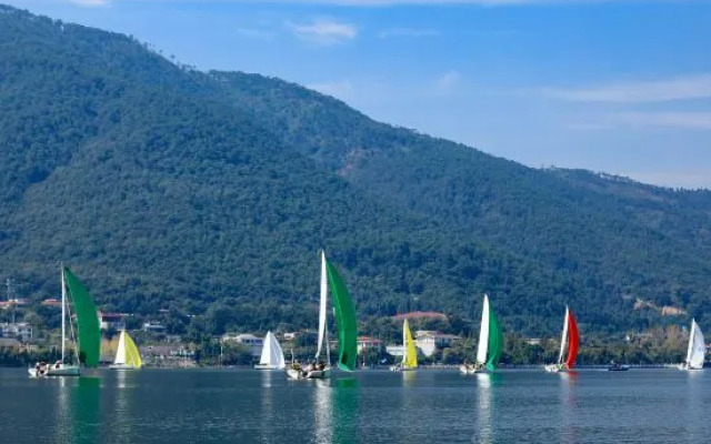 Xichang Hanjin Hotel ( qionghai 17 Degree Wanda Plaza Hotel)