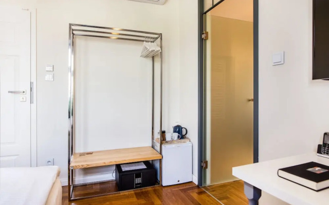 4 Walls by Novum House