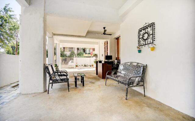 OYO 49945 Aloha Service Apartment
