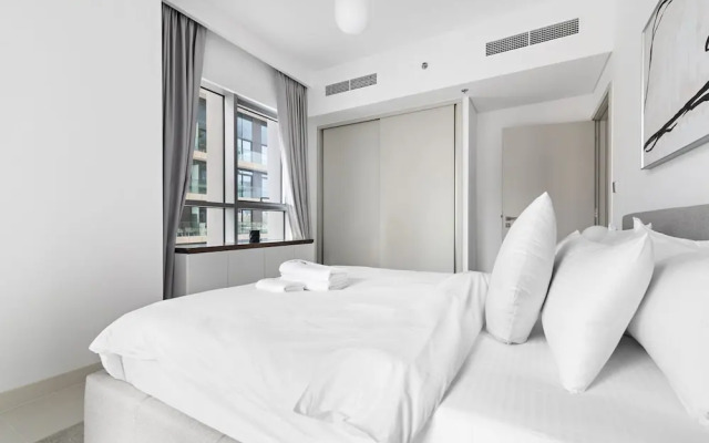 StoneTree - Luxurious 1 BR with Private Beach Access