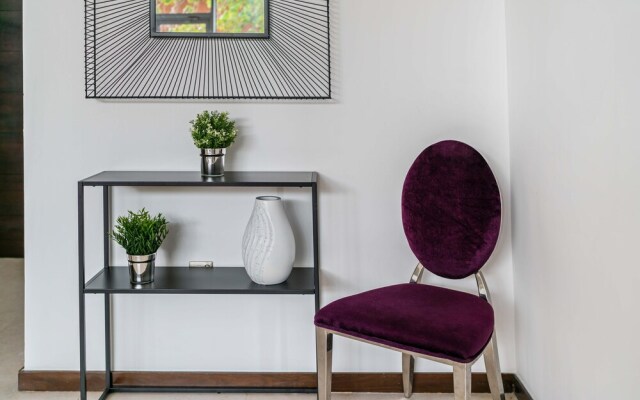 Maison Privee Tiara Diamond